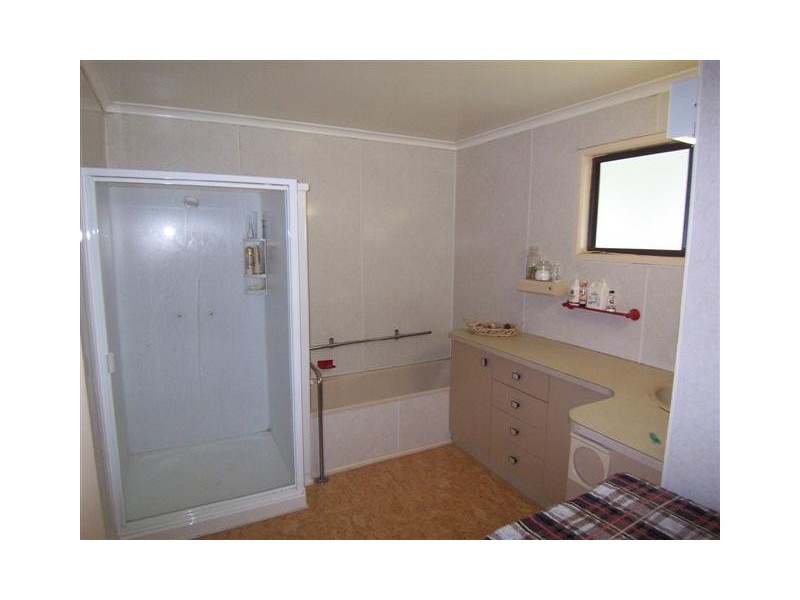 22 Rutledge Road, Jondaryan QLD 4403