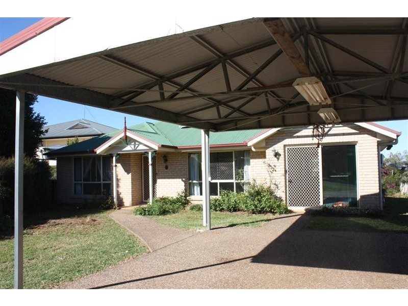 6 Saratoga Close, Wilsonton QLD 4350