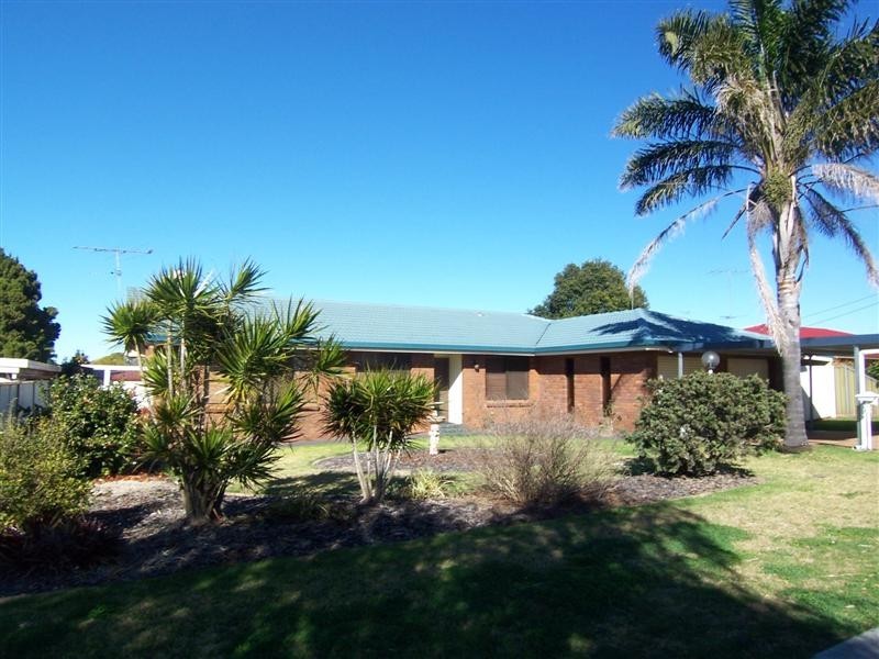 2a PROSSER, Rockville QLD 4350