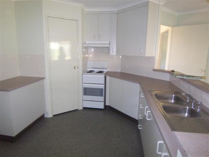 11 Gainsborough Drive, Glenvale QLD 4350