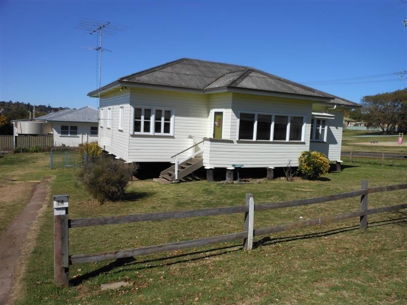 14 Hillside Street, Newtown QLD 4350