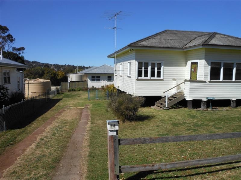 14 Hillside Street, Newtown QLD 4350