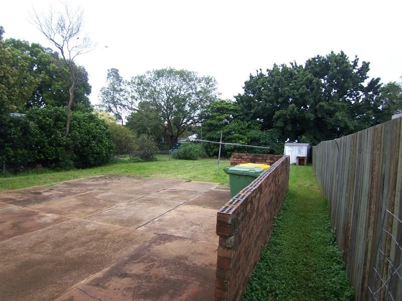 9 Park Street, Newtown QLD 4350