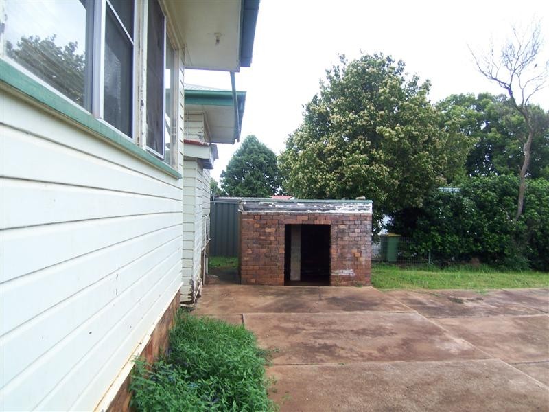 9 Park Street, Newtown QLD 4350