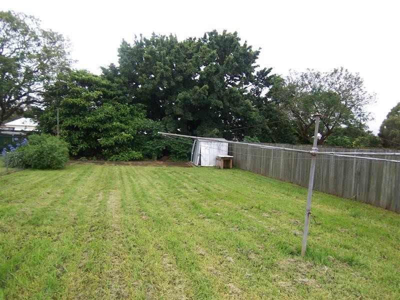 9 Park Street, Newtown QLD 4350