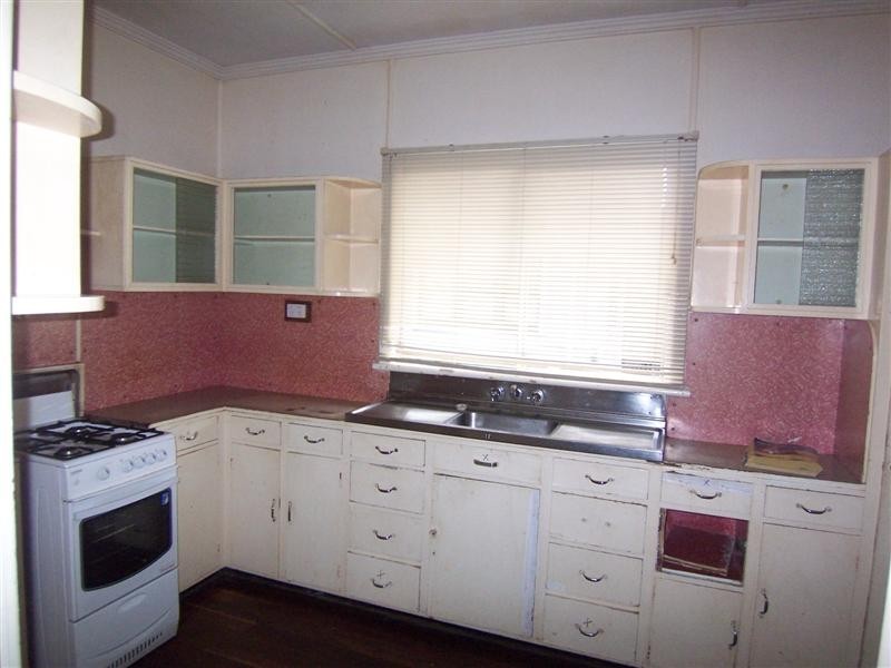 9 Park Street, Newtown QLD 4350