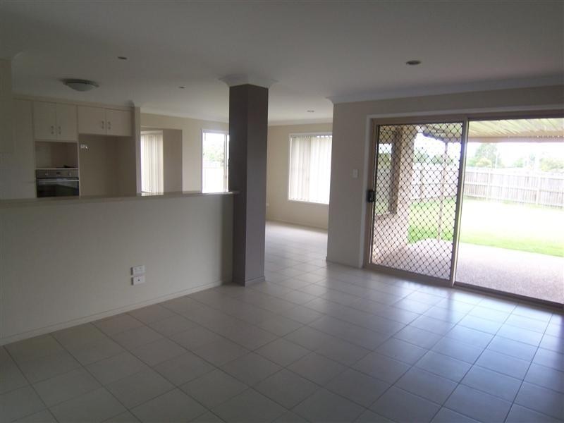 2 Bunkers Hill School Road, Westbrook QLD 4350