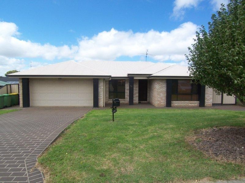 18 Patron  Cresent, Glenvale QLD 4350