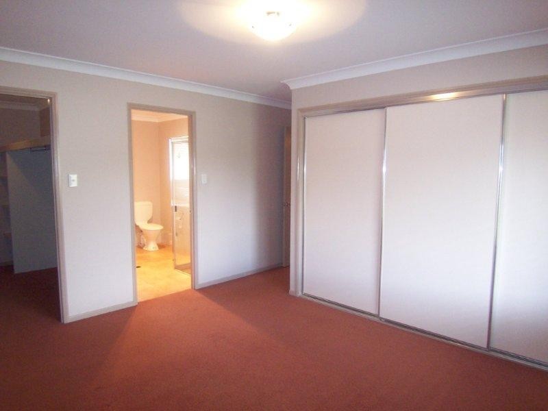 18 Patron  Cresent, Glenvale QLD 4350
