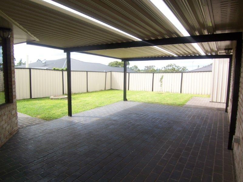 18 Patron  Cresent, Glenvale QLD 4350