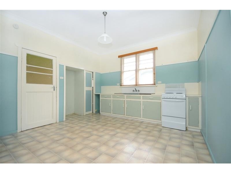 6a Lendrum Street, Newtown QLD 4350