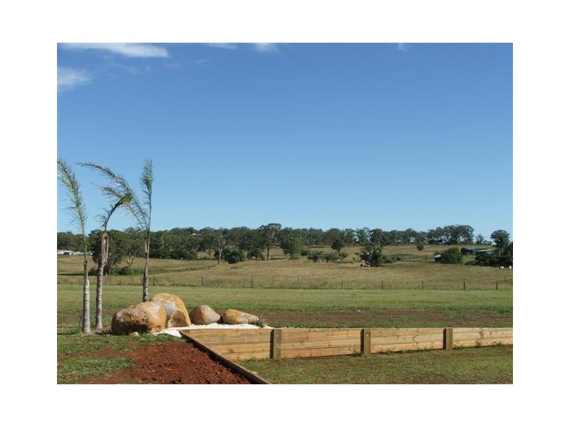 9 Somerset Crescent, Highfields QLD 4352