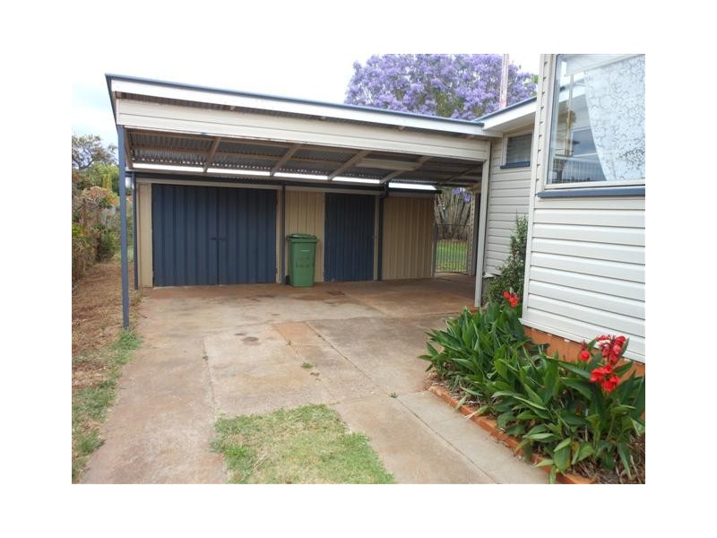 174 Holberton Street, Newtown QLD 4350