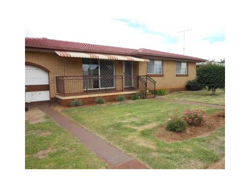 23 Sampson Street, Wilsonton QLD 4350