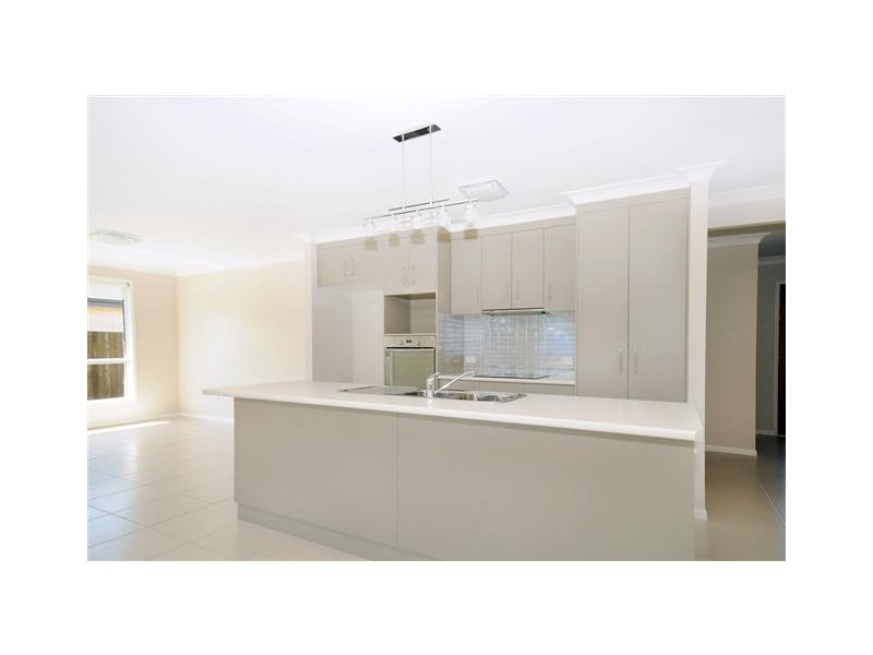 17 Opperman Street, Kearneys Spring QLD 4350