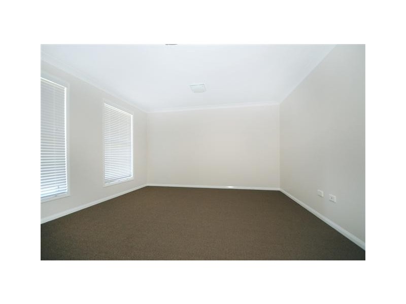 17 Opperman Street, Kearneys Spring QLD 4350