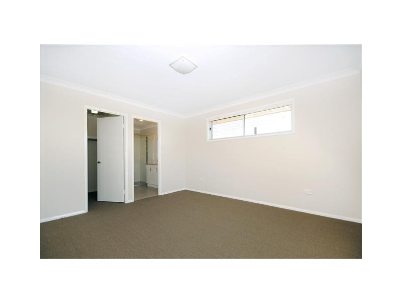 17 Opperman Street, Kearneys Spring QLD 4350