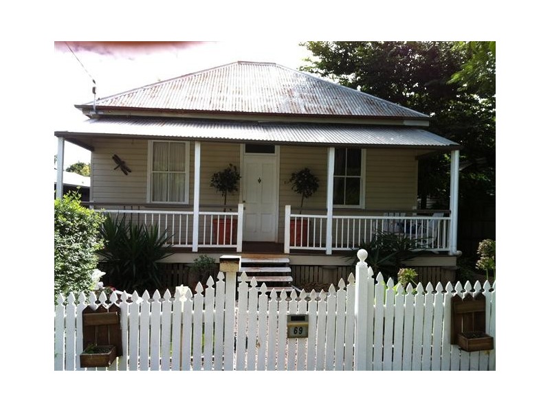 69 Cranley Street, Centenary Heights QLD 4350