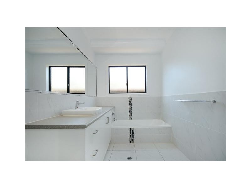 5 Baynes Street, Harristown QLD 4350