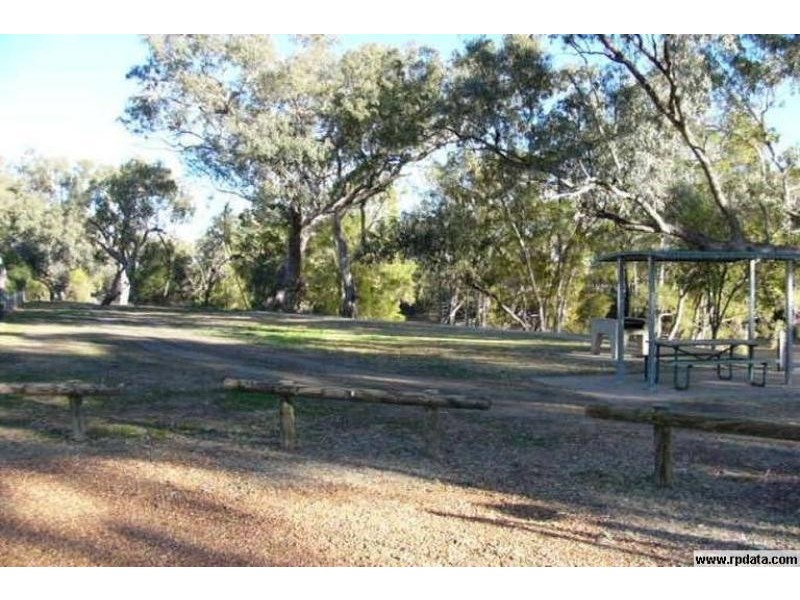 33 Richardson Street, Dirranbandi QLD 4486