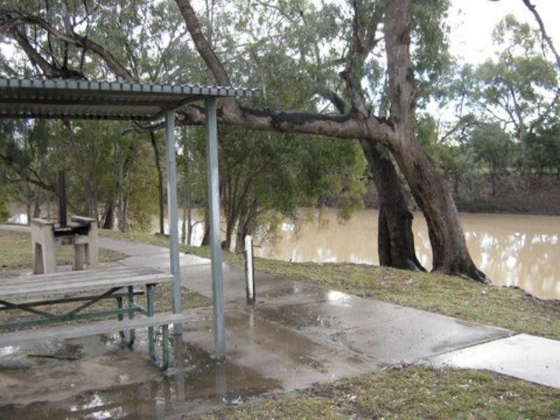 33 Richardson Street, Dirranbandi QLD 4486