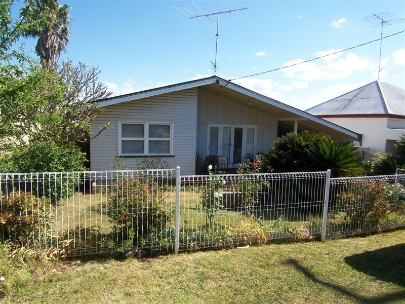 16A Gentle Street, Mount Lofty QLD 4350