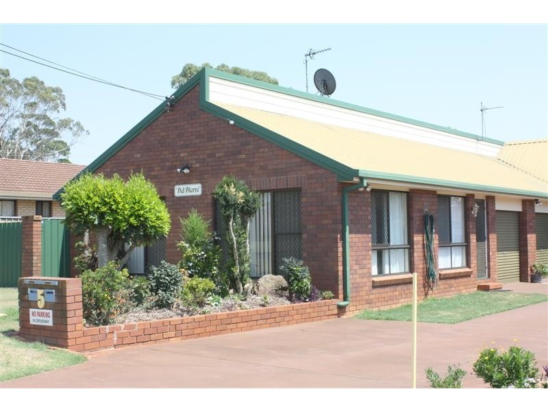 1/5 Doherty Street, Rockville QLD 4350