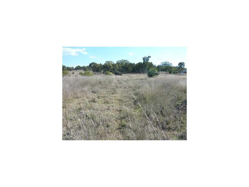 25 Donald Street, Leyburn QLD 4365