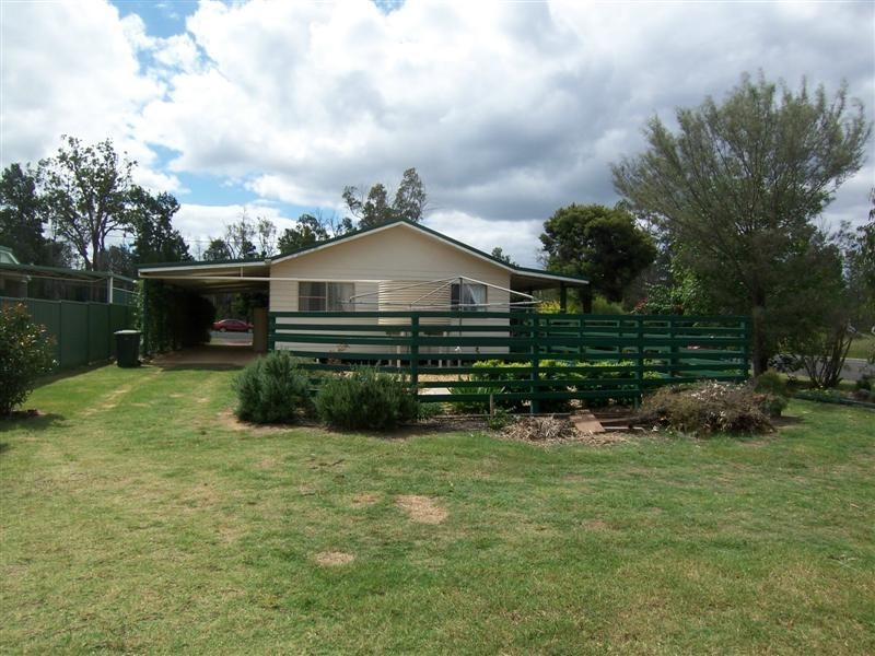 2 CHEETHAM STREET, Cecil Plains QLD 4407