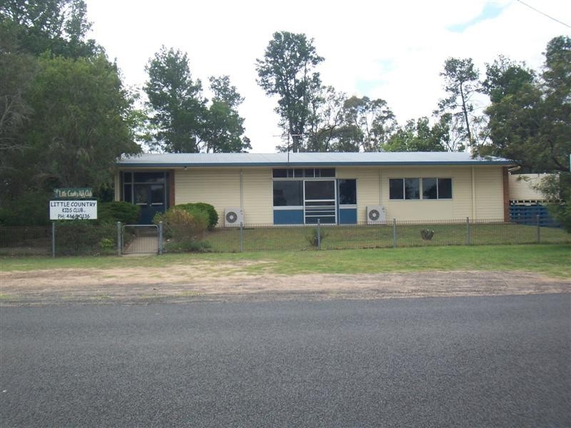 2 CHEETHAM STREET, Cecil Plains QLD 4407