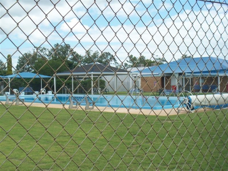 2 CHEETHAM STREET, Cecil Plains QLD 4407