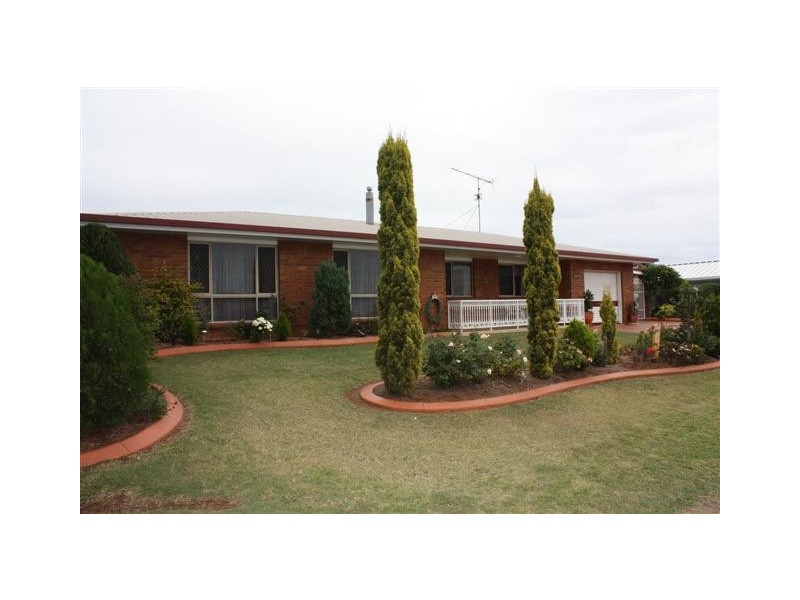 35 Moore Crescent, Wilsonton QLD 4350