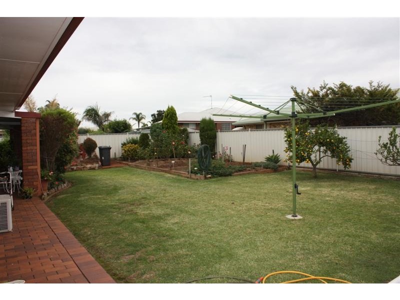 35 Moore Crescent, Wilsonton QLD 4350