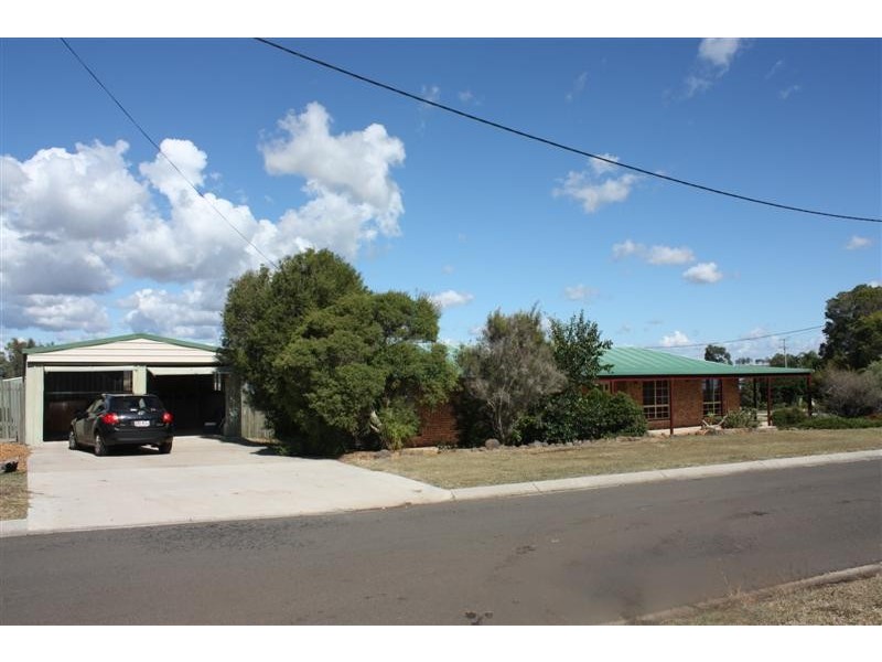 11 Stratford Drive, Wyreema QLD 4352