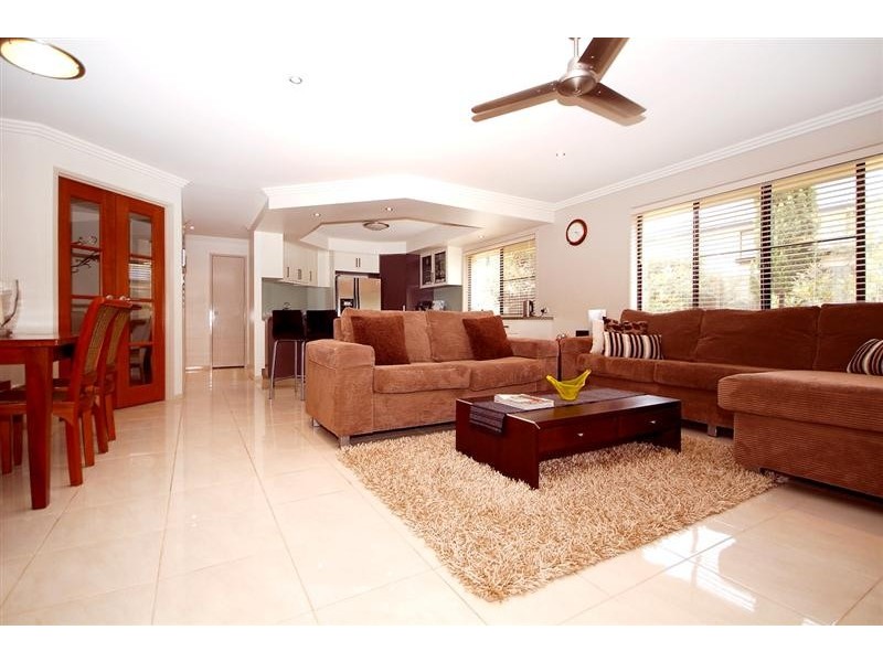 16 Banksdale Drive, Middle Ridge QLD 4350