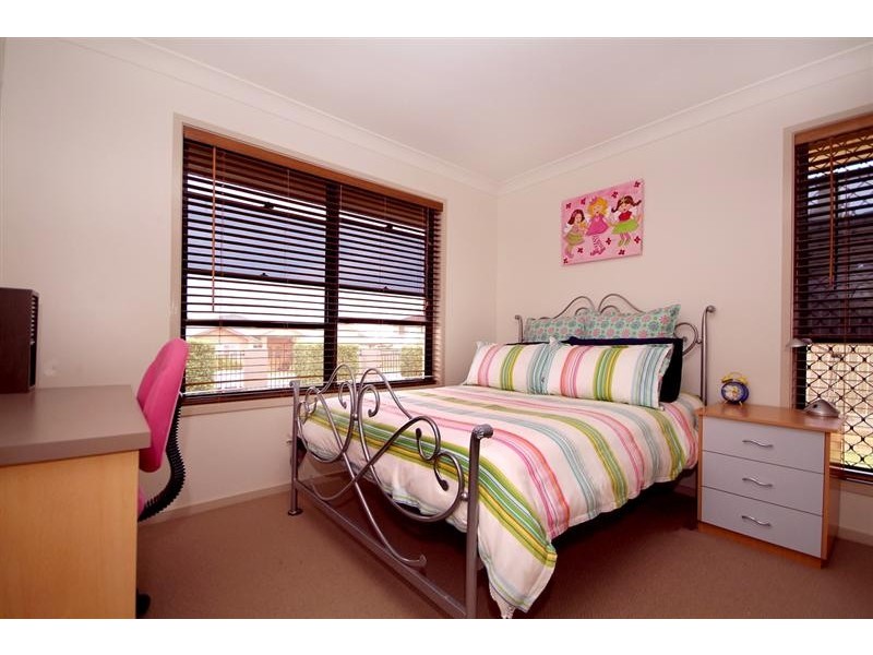 16 Banksdale Drive, Middle Ridge QLD 4350