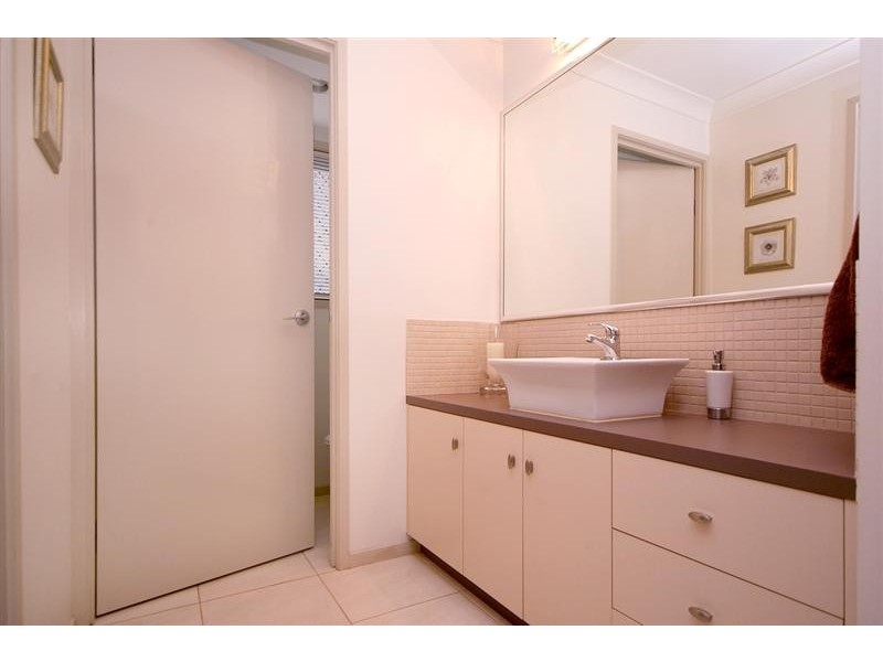 16 Banksdale Drive, Middle Ridge QLD 4350