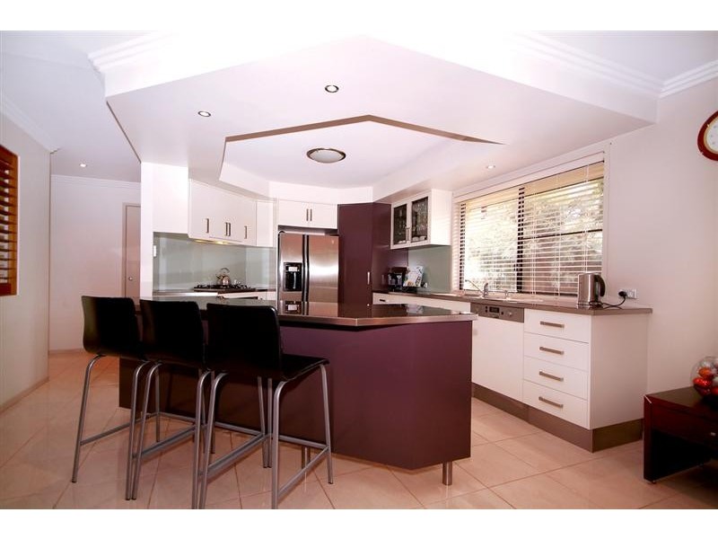 16 Banksdale Drive, Middle Ridge QLD 4350