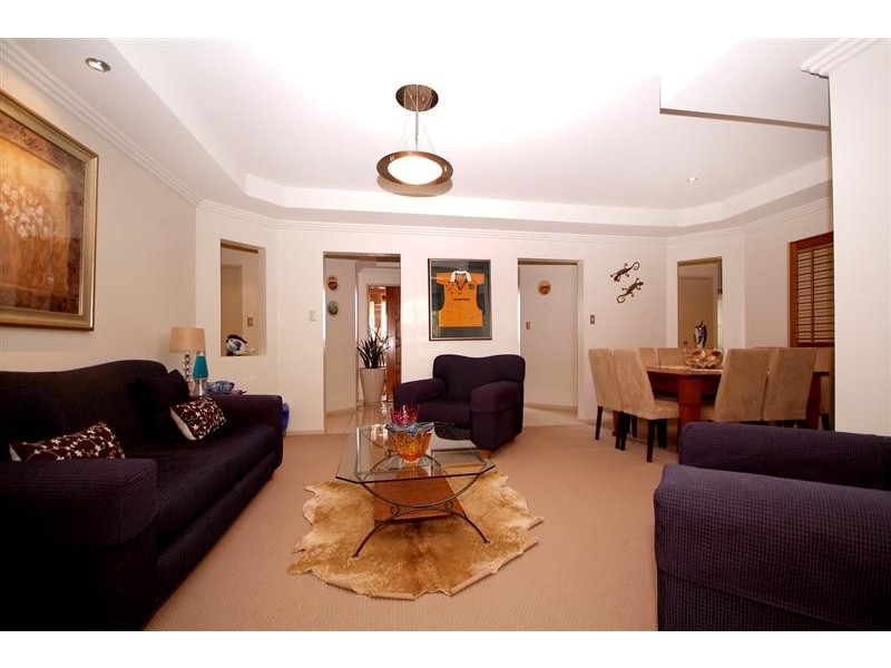 16 Banksdale Drive, Middle Ridge QLD 4350