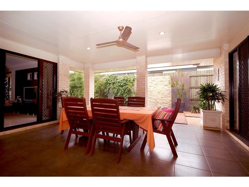 16 Banksdale Drive, Middle Ridge QLD 4350