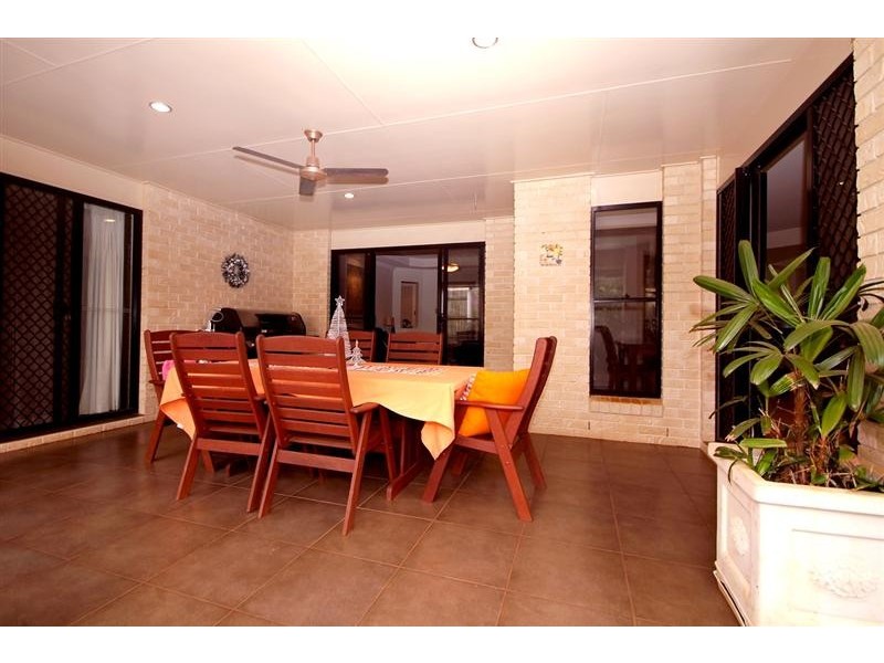 16 Banksdale Drive, Middle Ridge QLD 4350