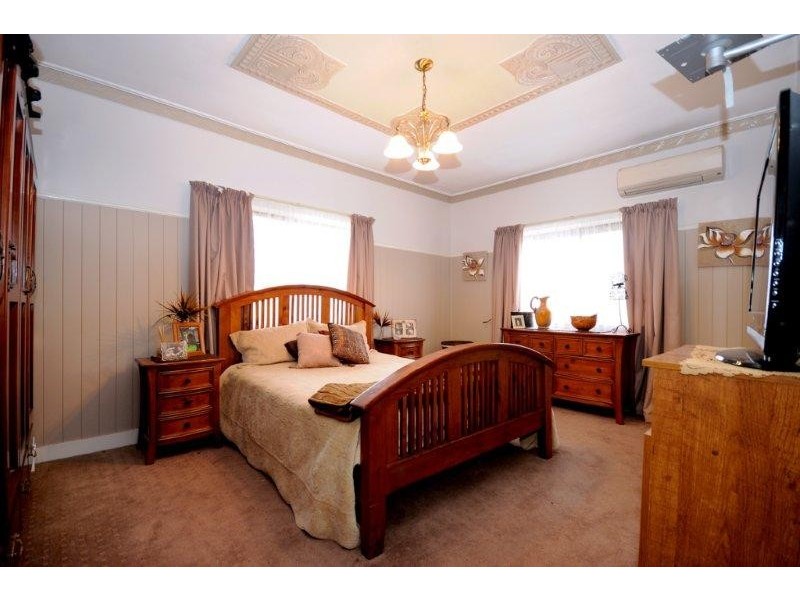 17 Edith Street, Newtown QLD 4350