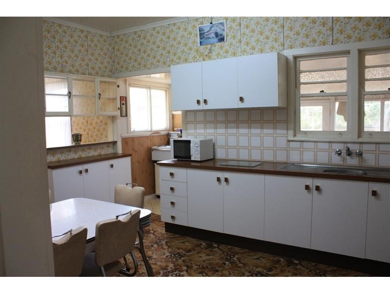 2 Macquarie Street, Centenary Heights QLD 4350