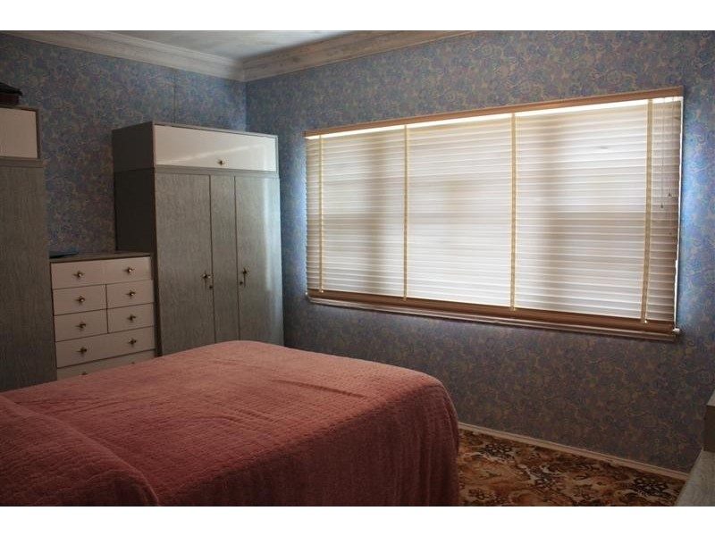 2 Macquarie Street, Centenary Heights QLD 4350