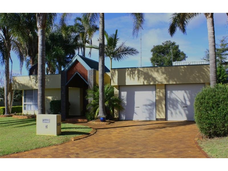 4 Marguerita Court, Centenary Heights QLD 4350