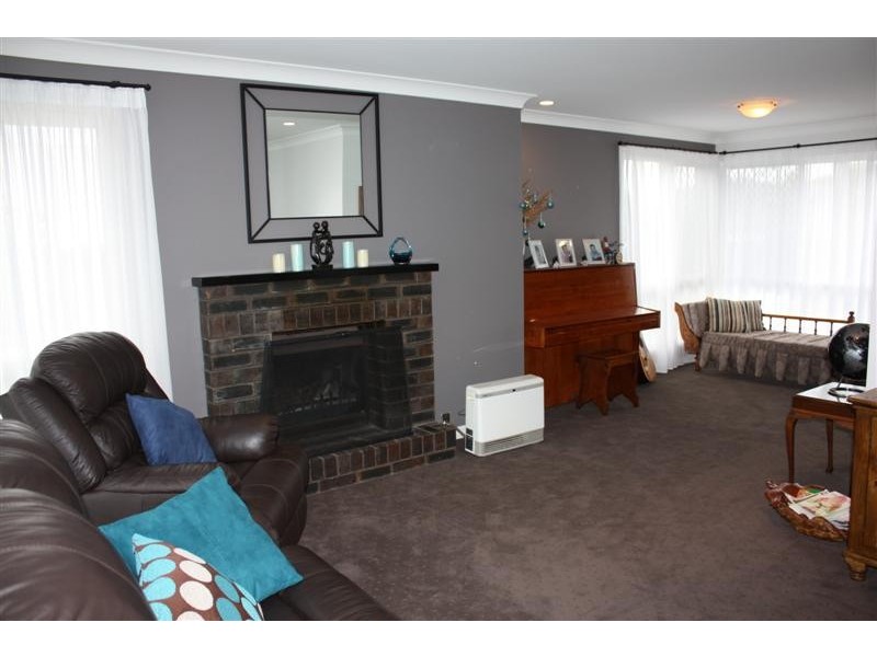 4 Marguerita Court, Centenary Heights QLD 4350