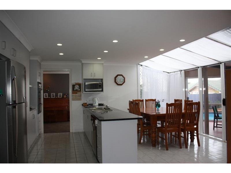 4 Marguerita Court, Centenary Heights QLD 4350