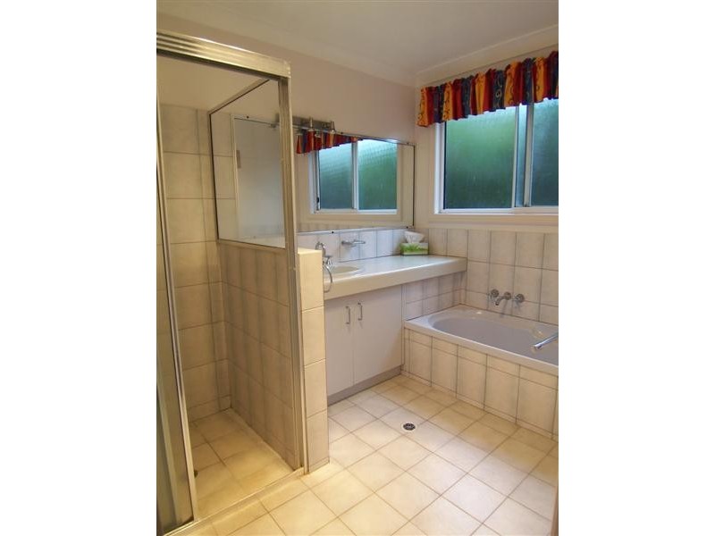 4 Marguerita Court, Centenary Heights QLD 4350