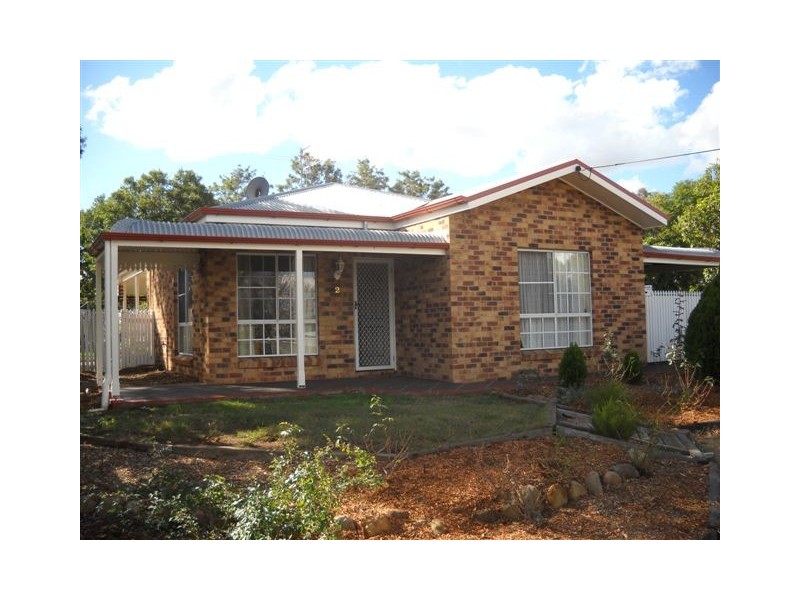 2 Disraeli Court, Wyreema QLD 4352