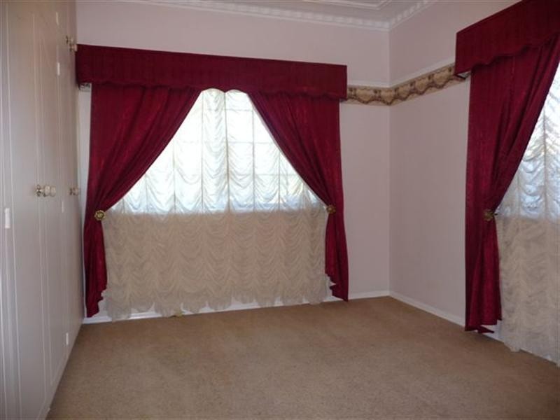 9 Goodwood Street, Newtown QLD 4350